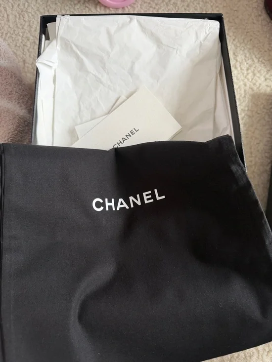 CHANEL Gold Slingback Pumps with Silver Floral Rosettes and Burgundy Insole - Picture 6 of 6